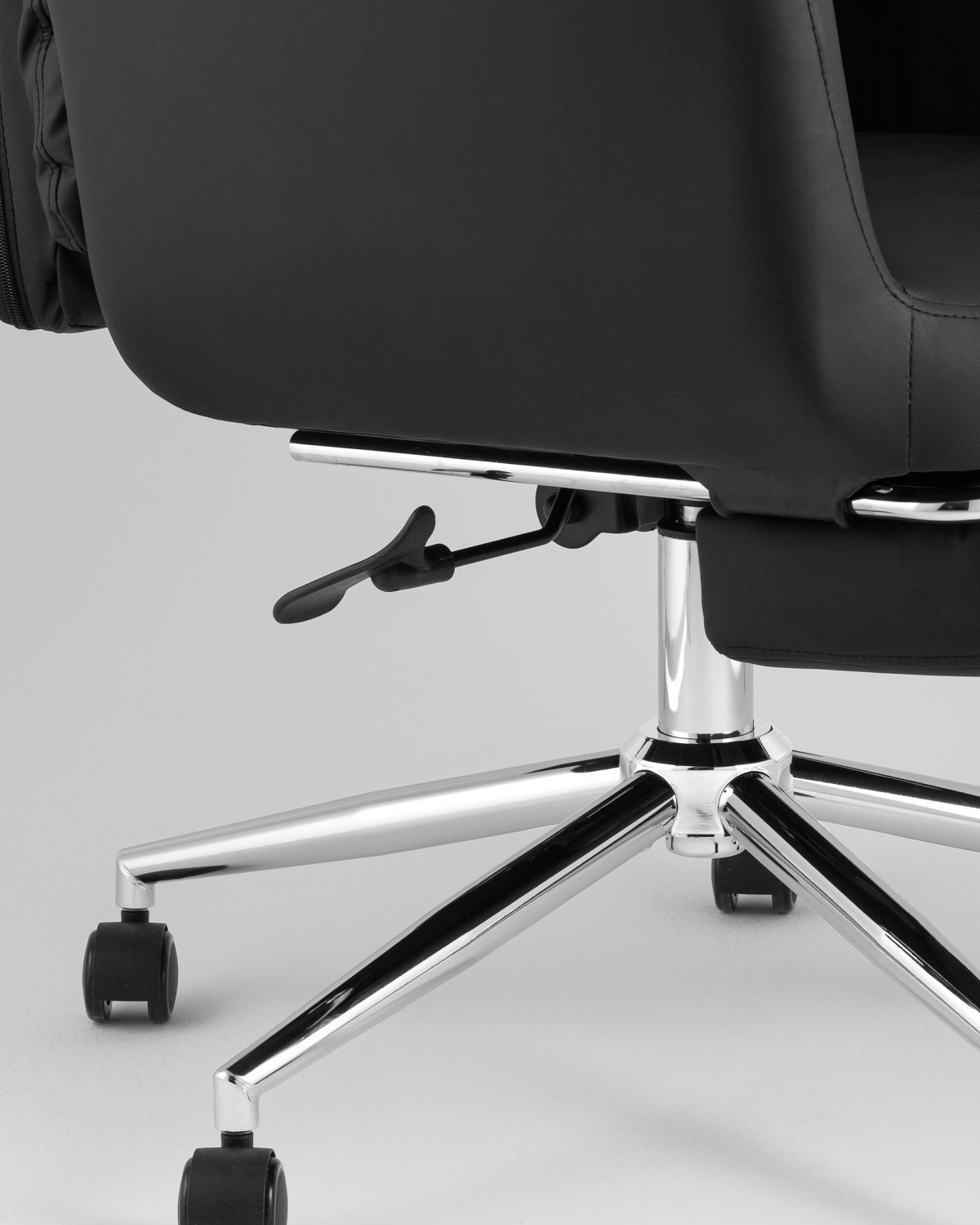 Кресло руководителя TopChairs Solid NC с оттоманкой черный фото 9