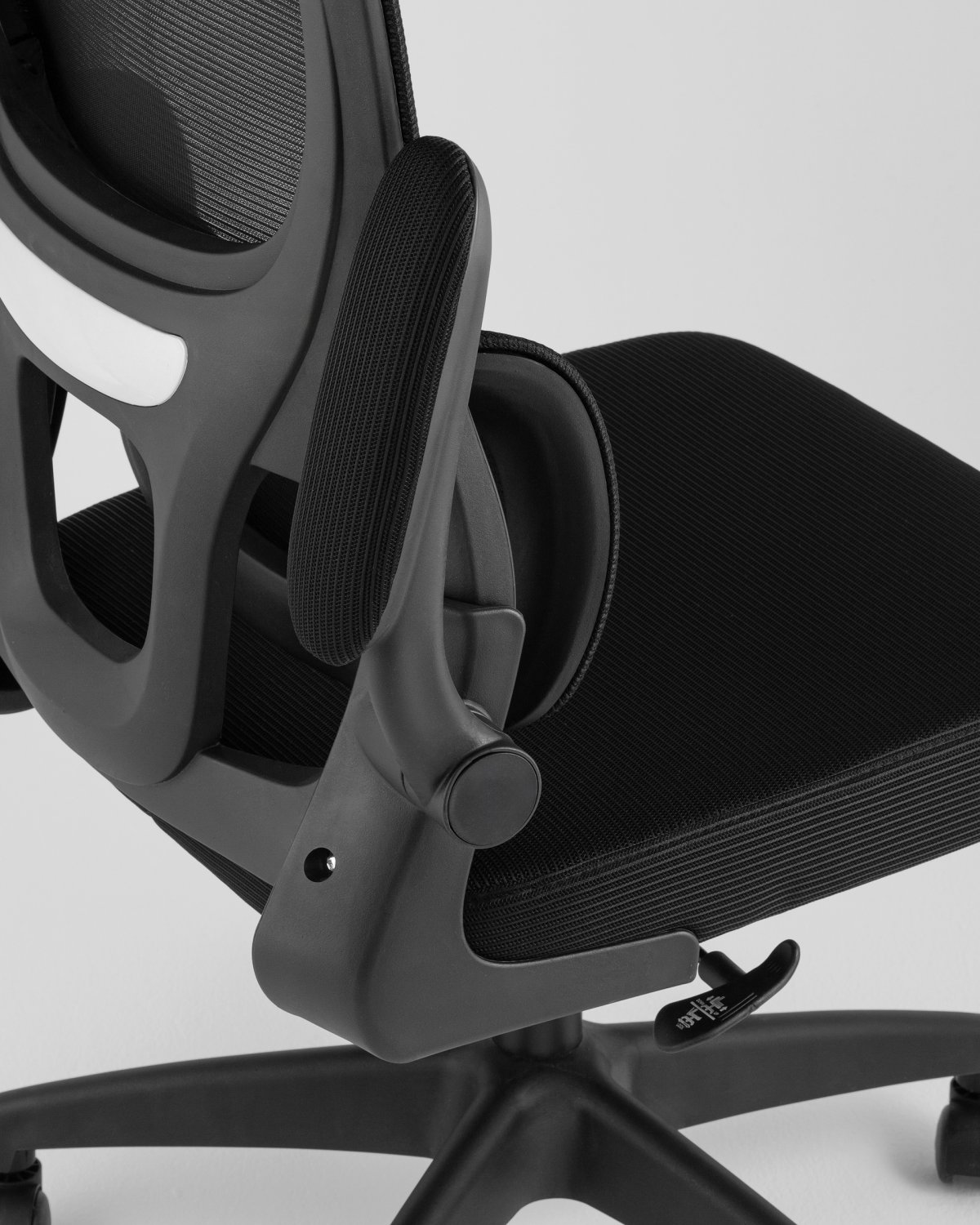 Кресло офисное TopChairs Core Expert черный фото 16